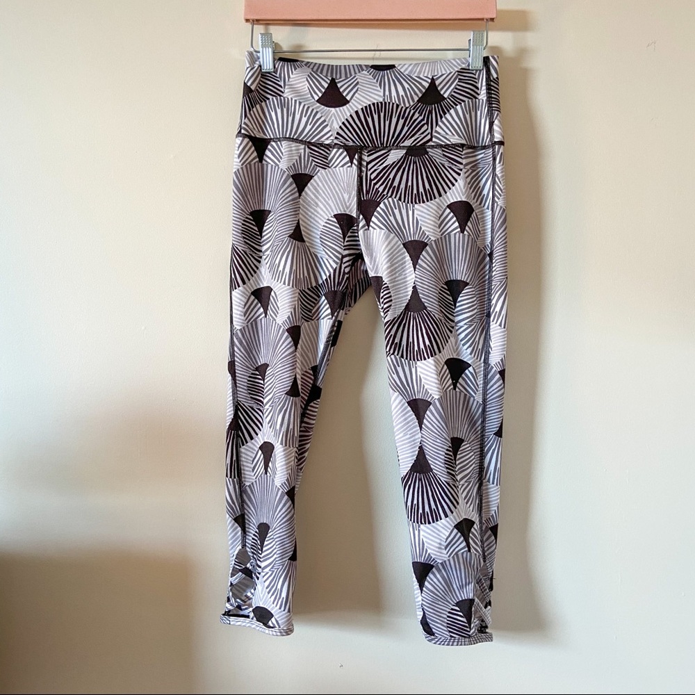 Aerie Black and White Midi Leggings